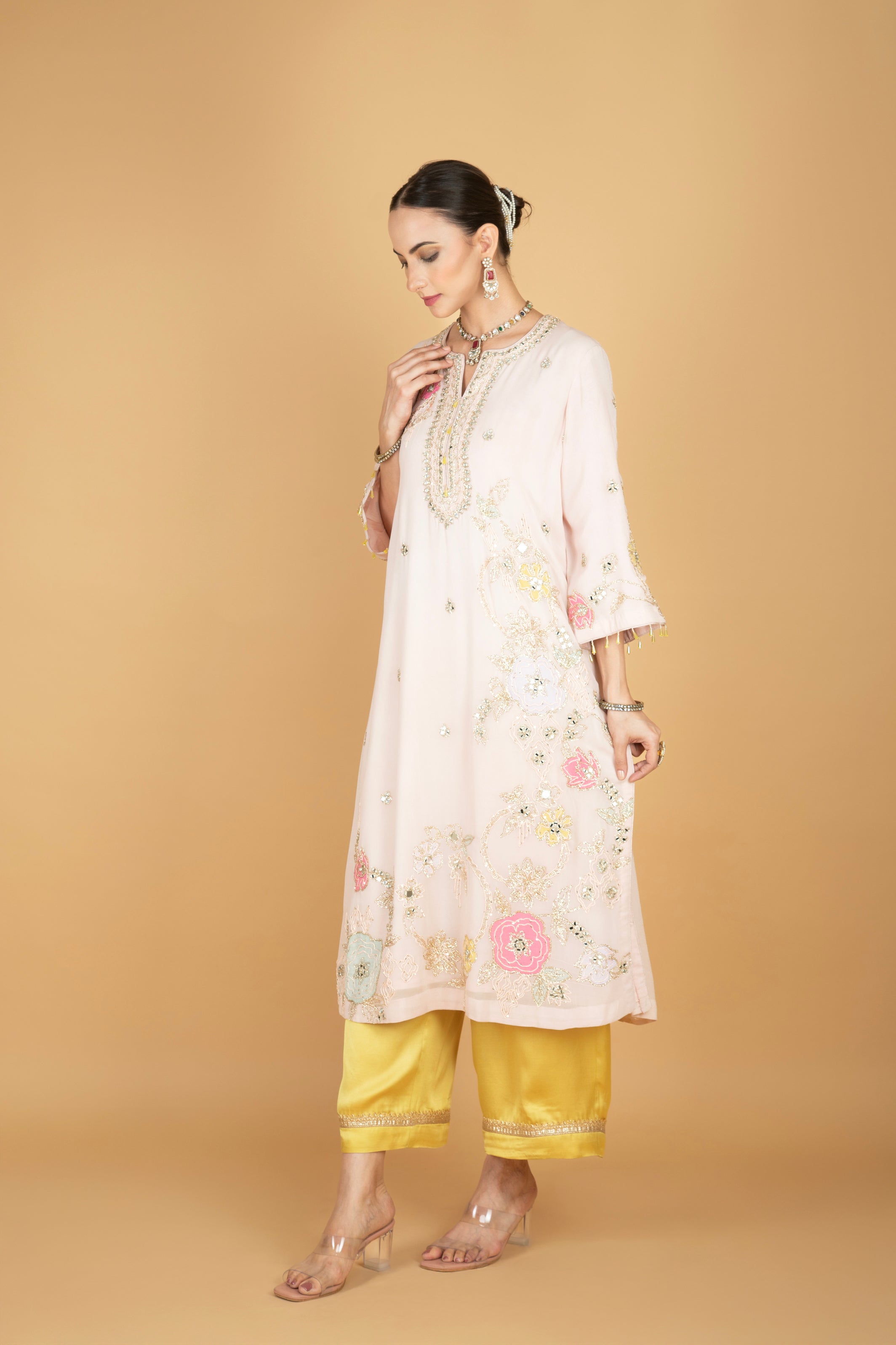Ivory Embroidered Kurta W/Contrasting Pant & Shaded Dupatta