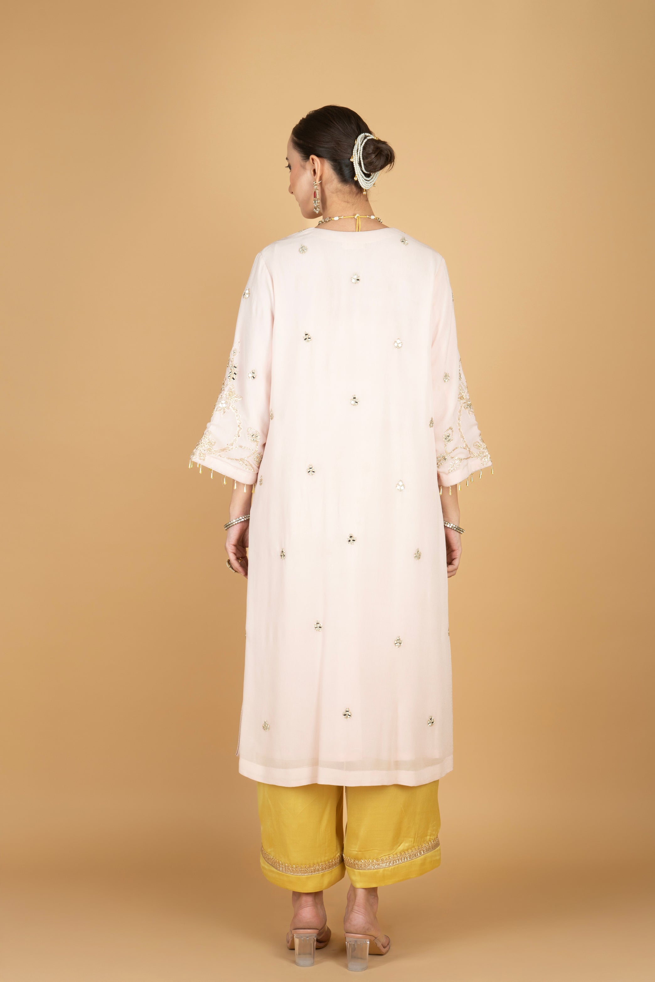 Ivory Embroidered Kurta W/Contrasting Pant & Shaded Dupatta