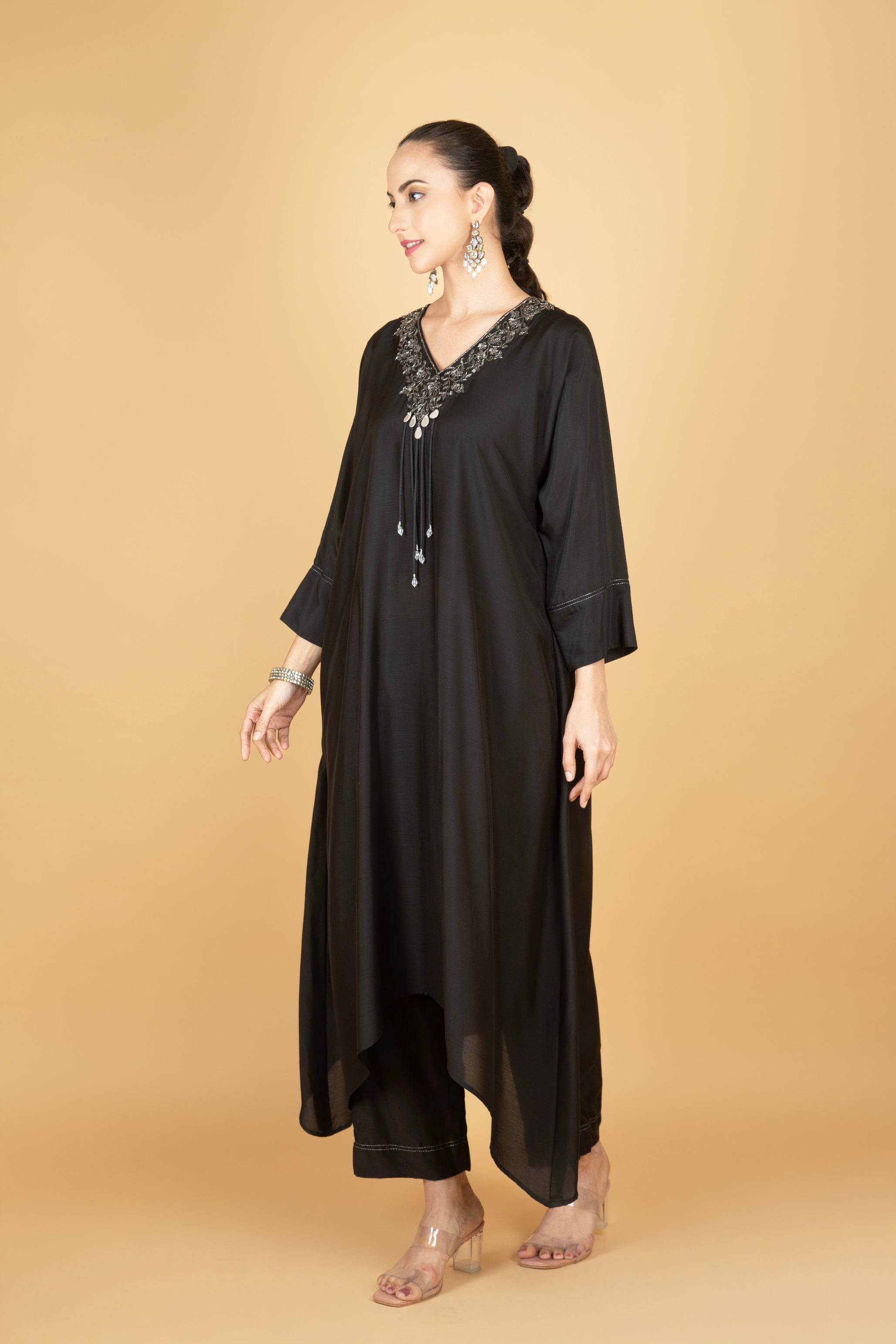 Black Hand Embroidered Kaftaan Kurta W/Pants