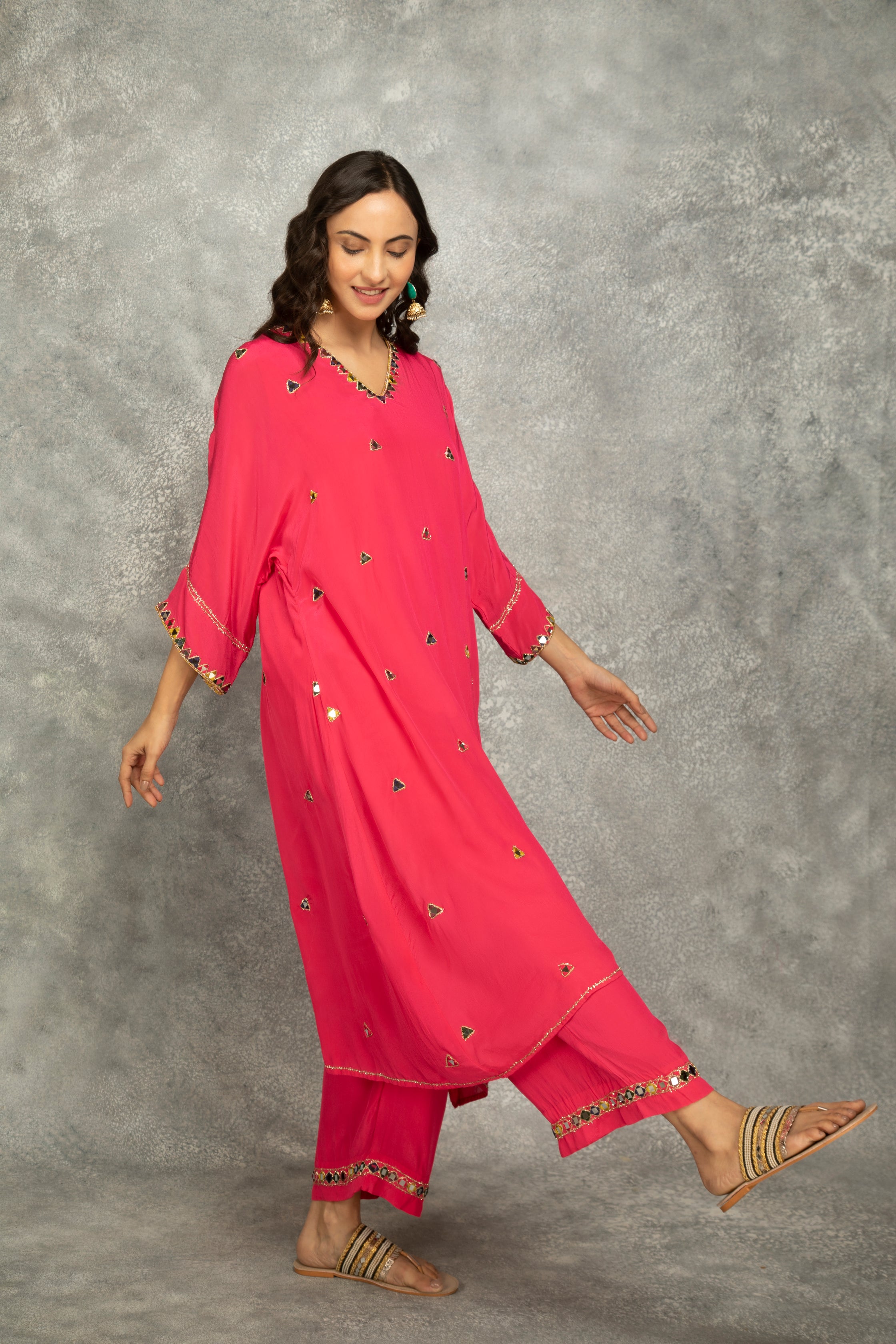 Fushia High Low Low Mirror Work Kaftaan Set